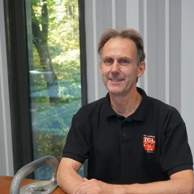 Ein Übungsleiter für Leistung- Allgemeingruppe männlich